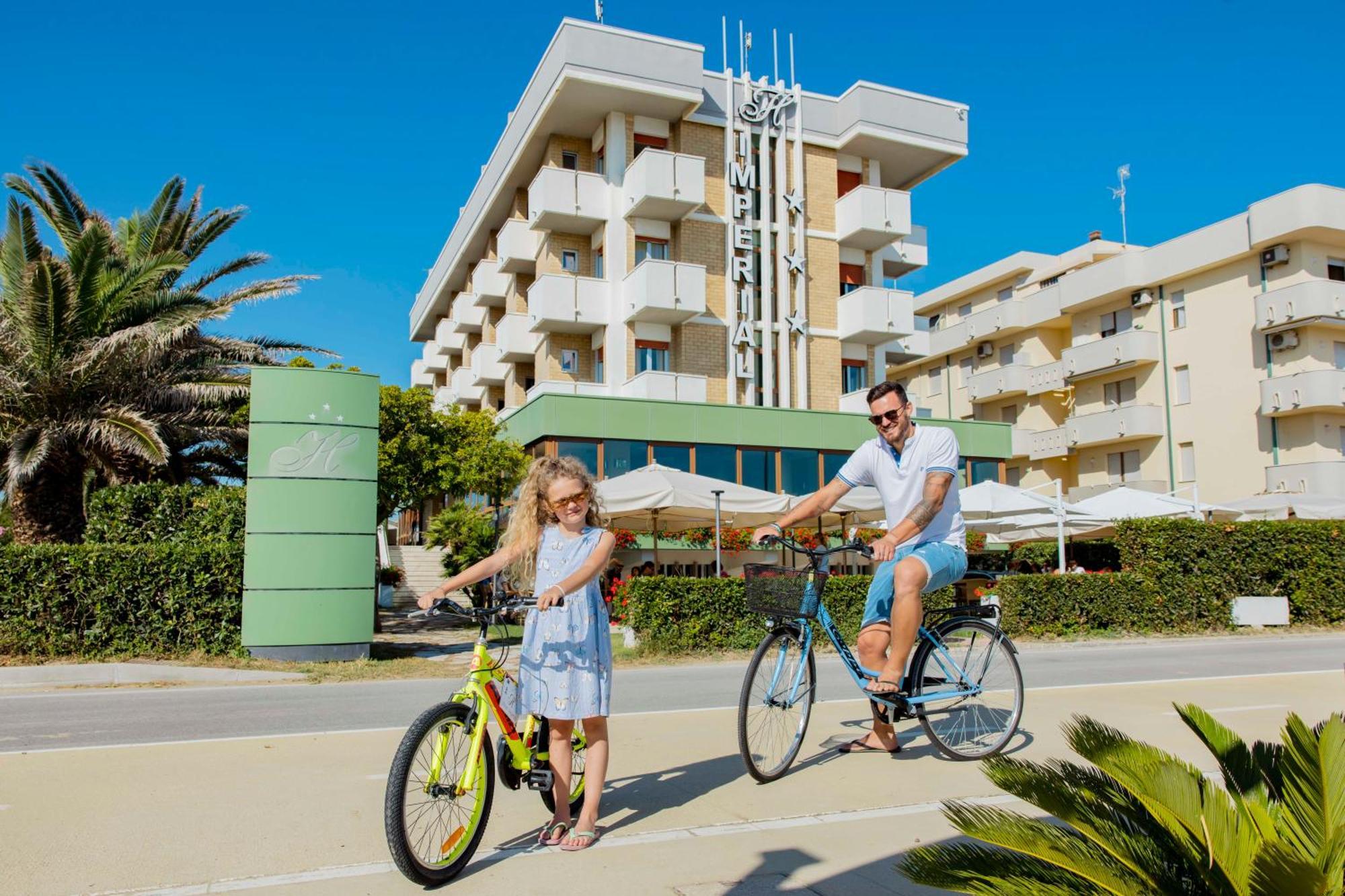 Una Hotels Imperial Beach Hotel Marotta Exterior photo